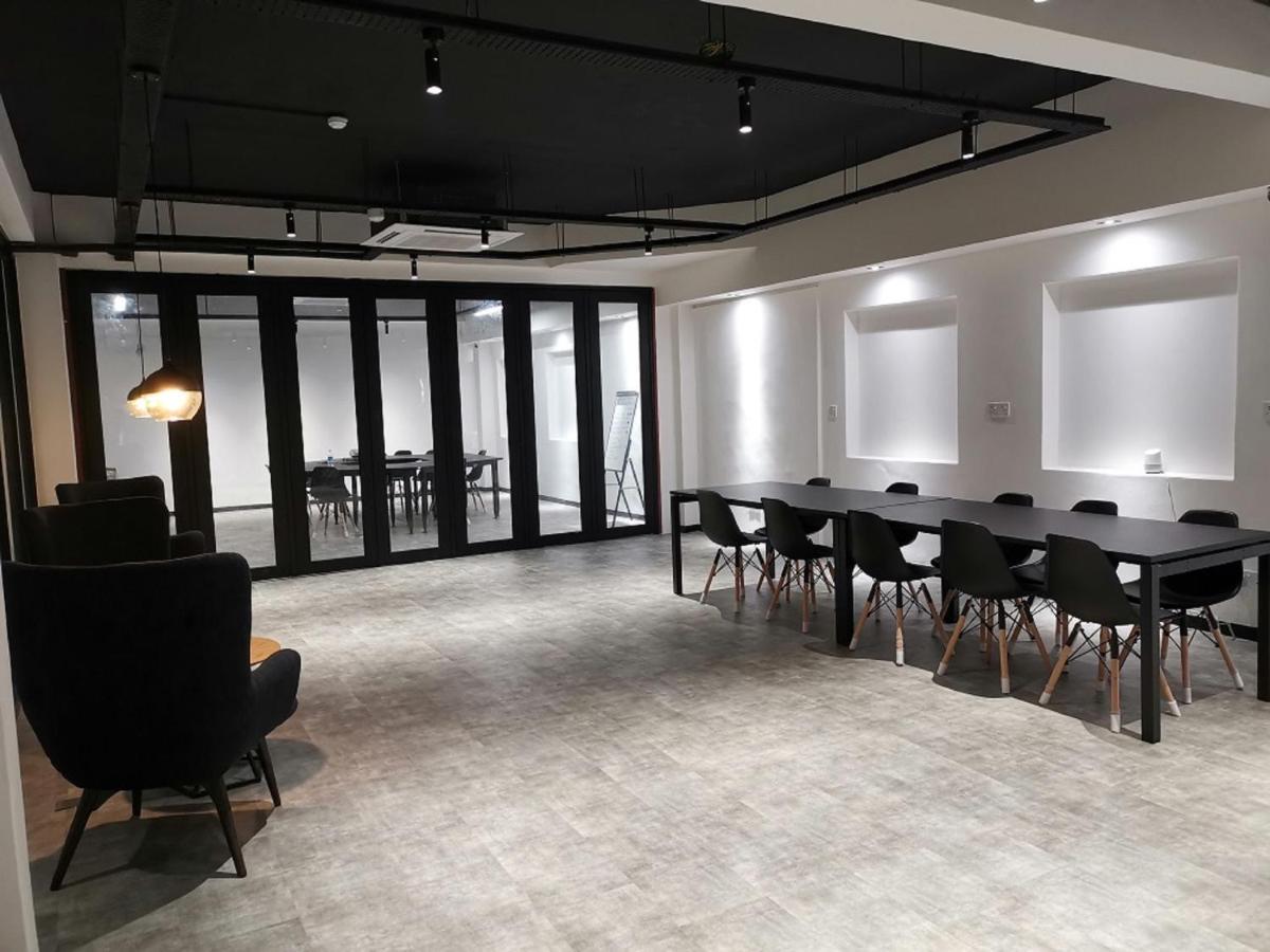 Arena Boutique